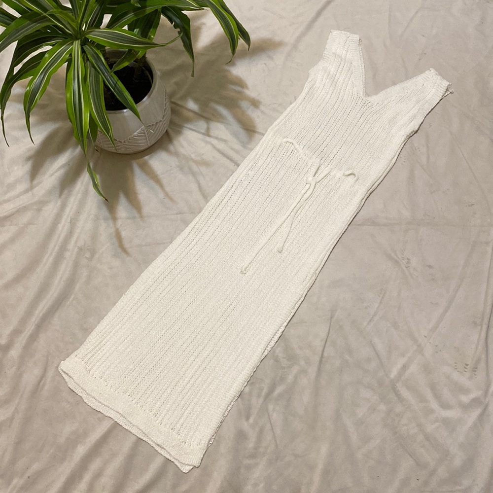 Off-white knit sleeveless midi dress size small